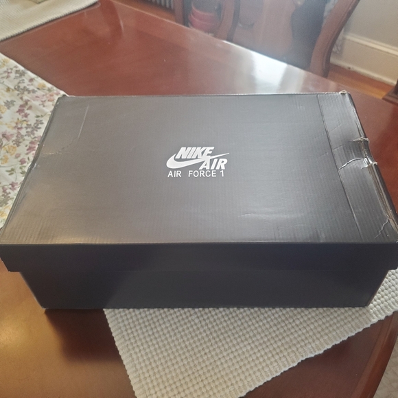 Air Force 1 Luxe - Picture 3 of 8